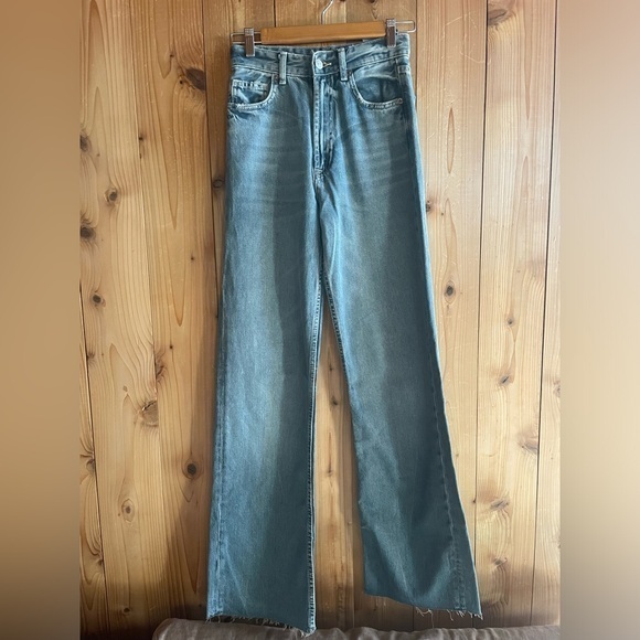 Zara Denim - ZARA HI RISE JEANS Dirty raw hem